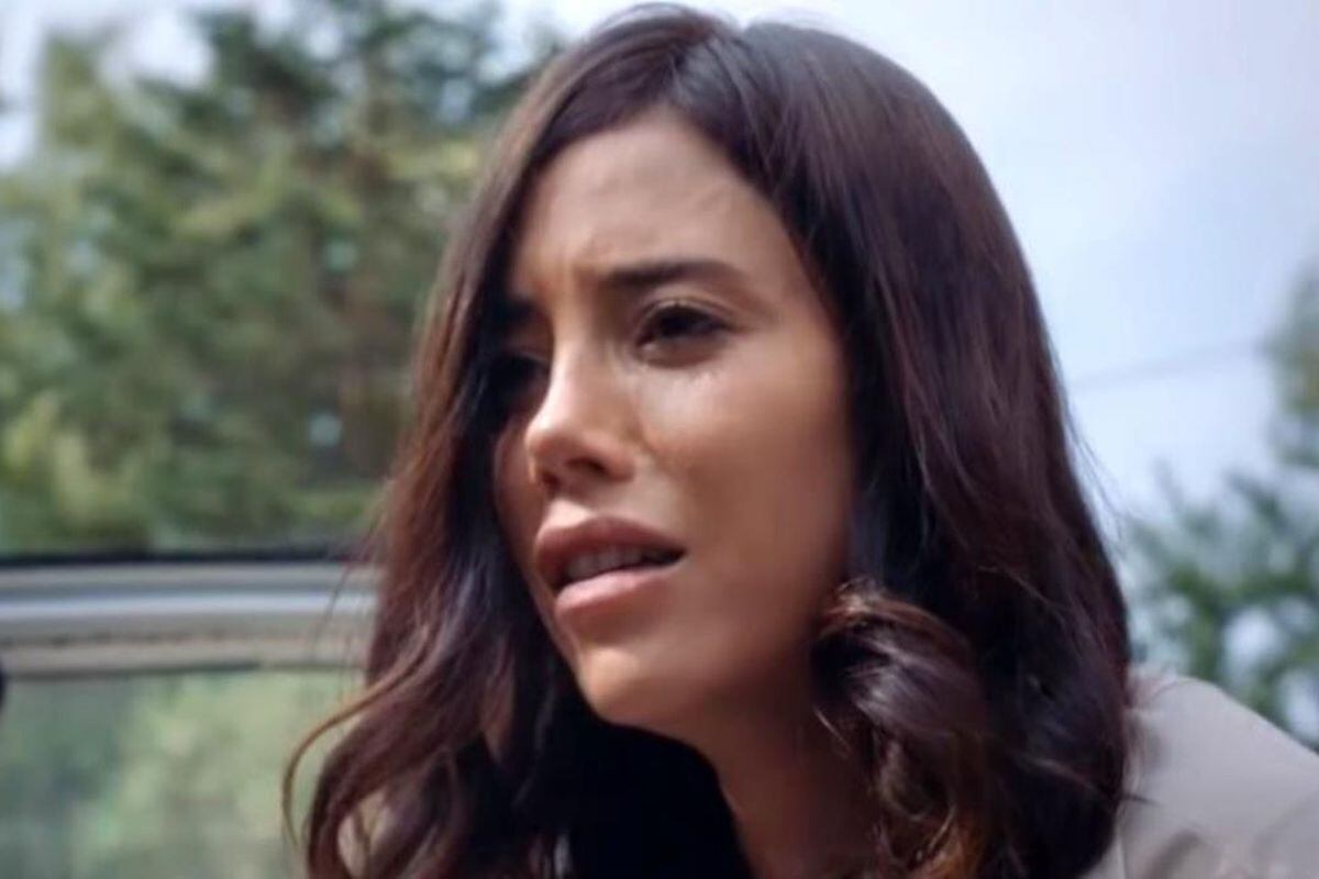 Asya descubre que Volkan le es infiel con Derin (Foto: Medyapim)