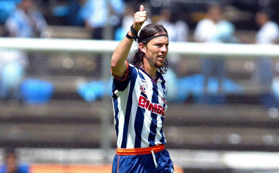 Antonio de Nigris se convirtió en uno de los jugadores más queridos por la afición de Monterrey, donde inició en el fútbol profesional (Foto: RepublicaRayada)