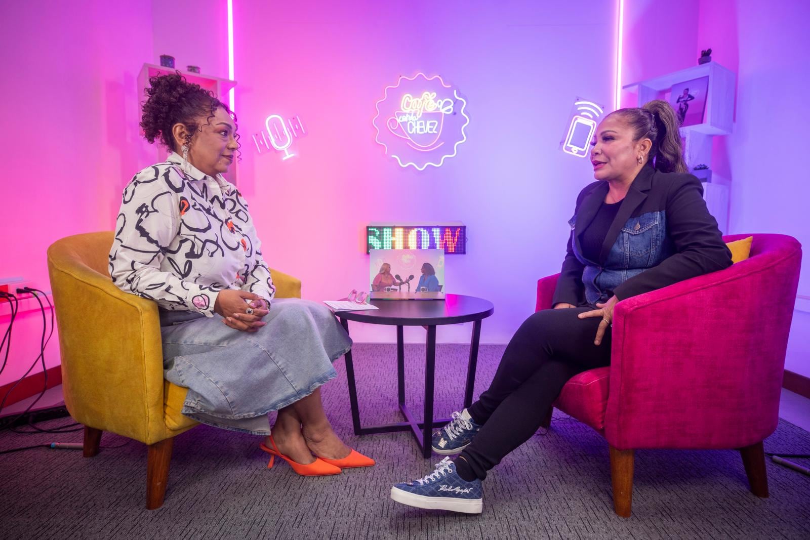 Marisol en el Café con la Chevez