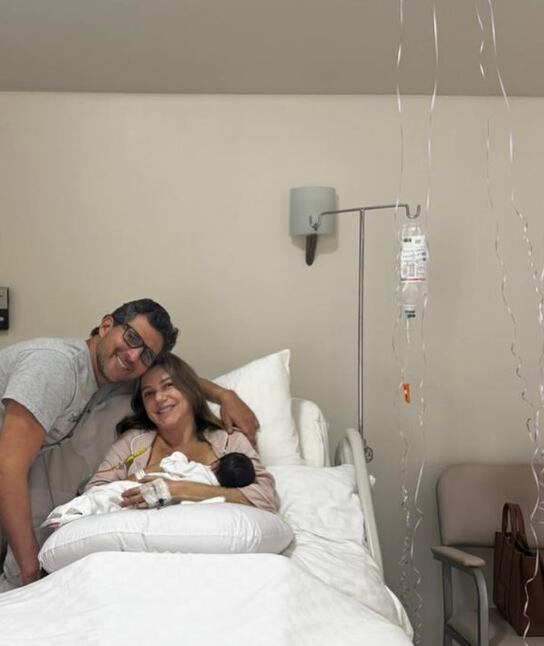 Alexandra Horler se convirtió en mamá a los 41 años.