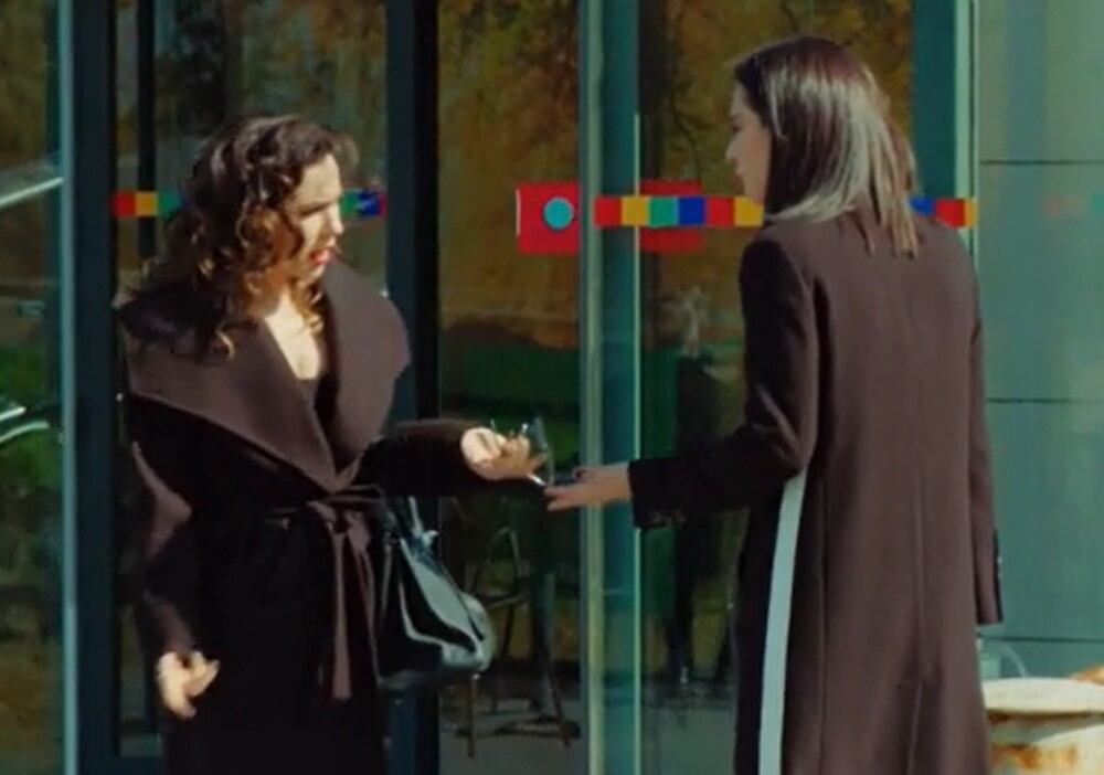 Zehra le pide explicaciones a Ender por la infidelidad de Kemal (Foto: Ay Yapim)