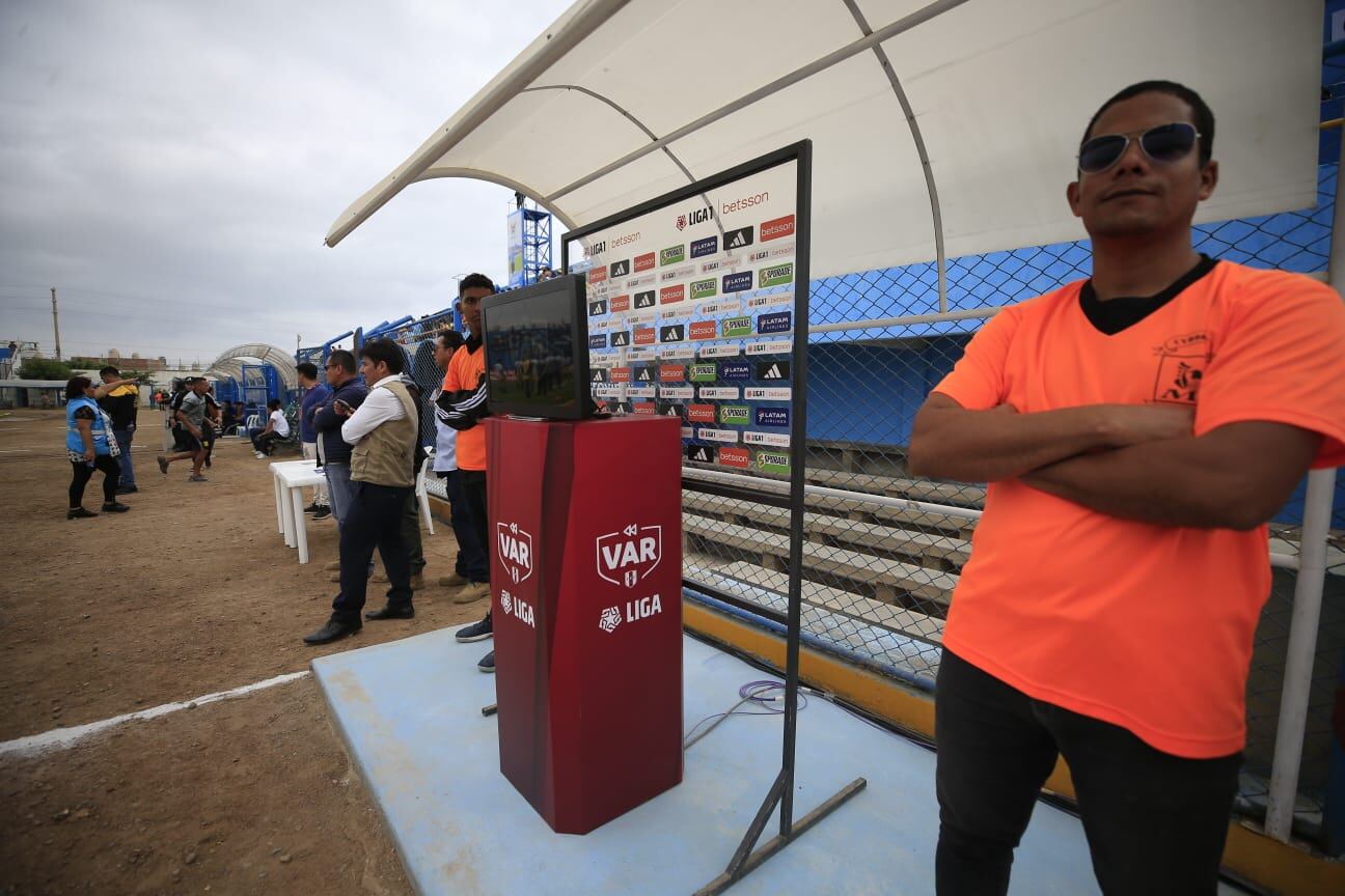 Cristal vs. Cantolao se enfrentan en lo que será la primera utilización del VAR en el Torneo Clausura. Foto: César Bueno@photo.gec