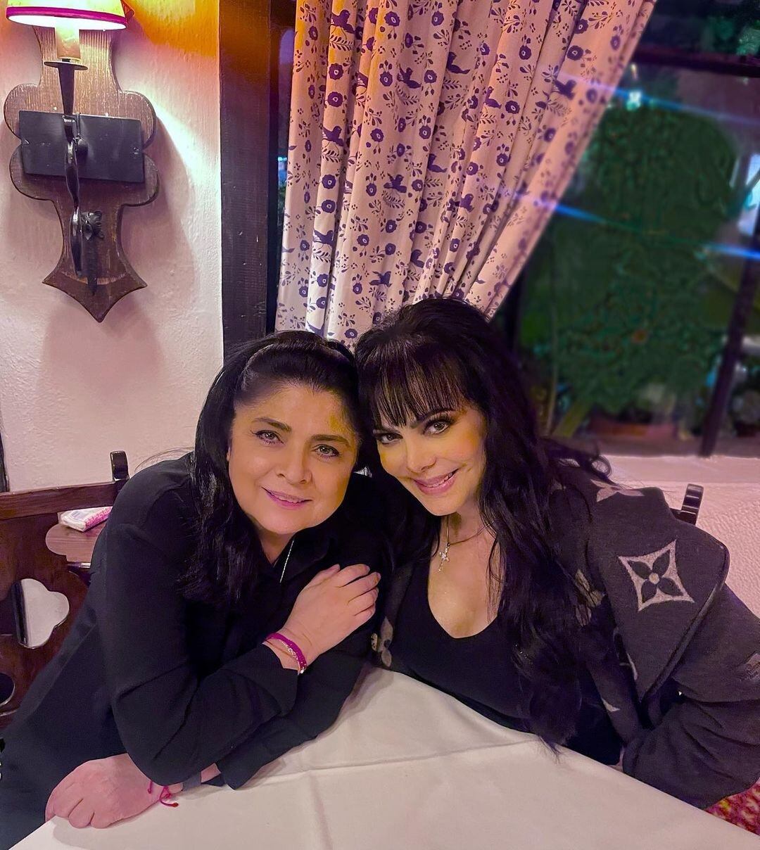 Maribel Guardia compartió el emotivo reencuentro que tuvo con su gran amiga Victoria Ruffo (Foto: Maribel Guardia/ Instagram)