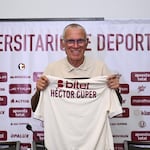 Héctor Cúper fue presentado en Universitario y dejó claro que la exigencia será máxima: “Estamos para ganar todo”