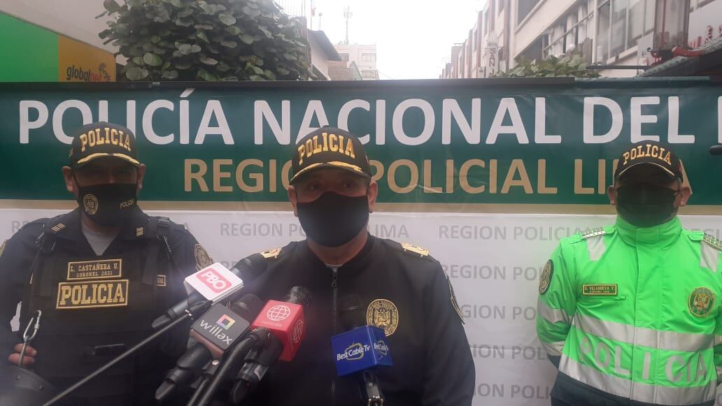 La banda de extorsionadores denominada ‘Los Cobradores de Mesa Redonda’, que se dedicarían a realizar cobros a comerciantes ambulantes del jirón Paruro y Cusco, en Lima.