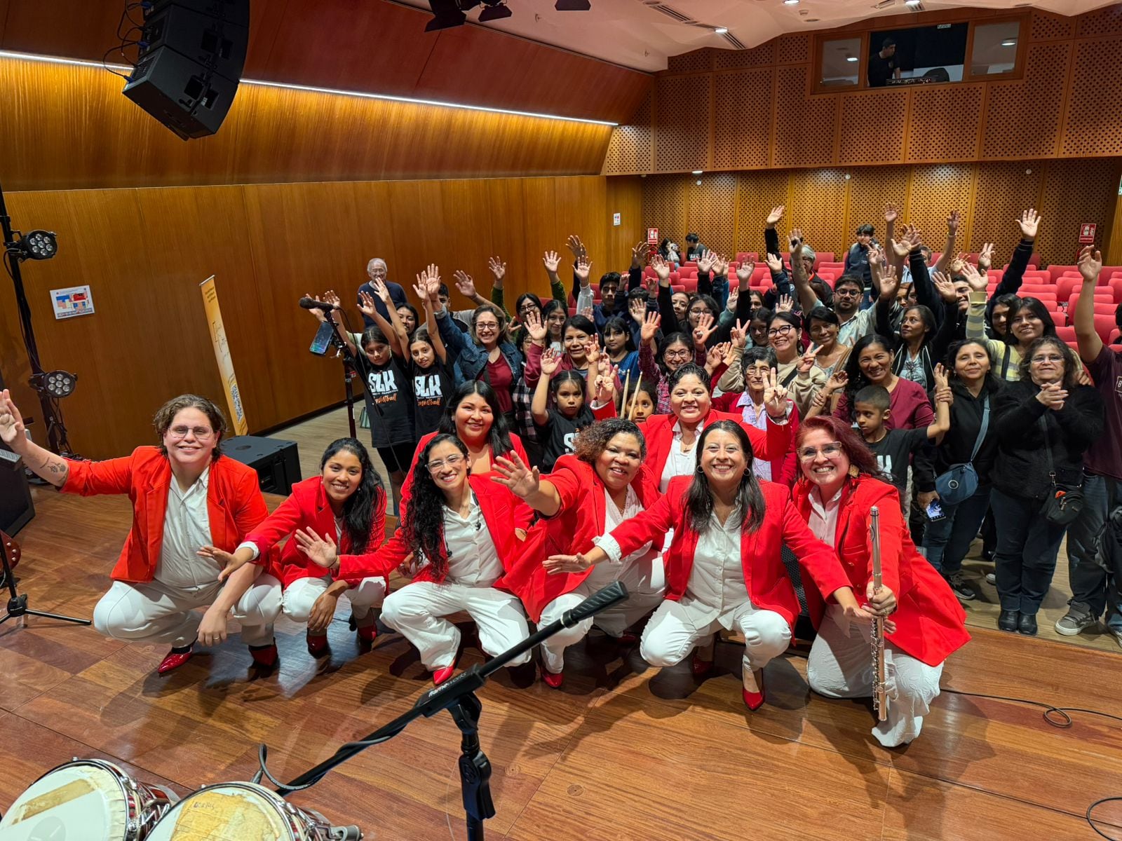 Conoce a las artistas detrás del primer grupo femenino de música criolla: Ambiente Criollo. Foto: Archivo Ambiente Criollo.