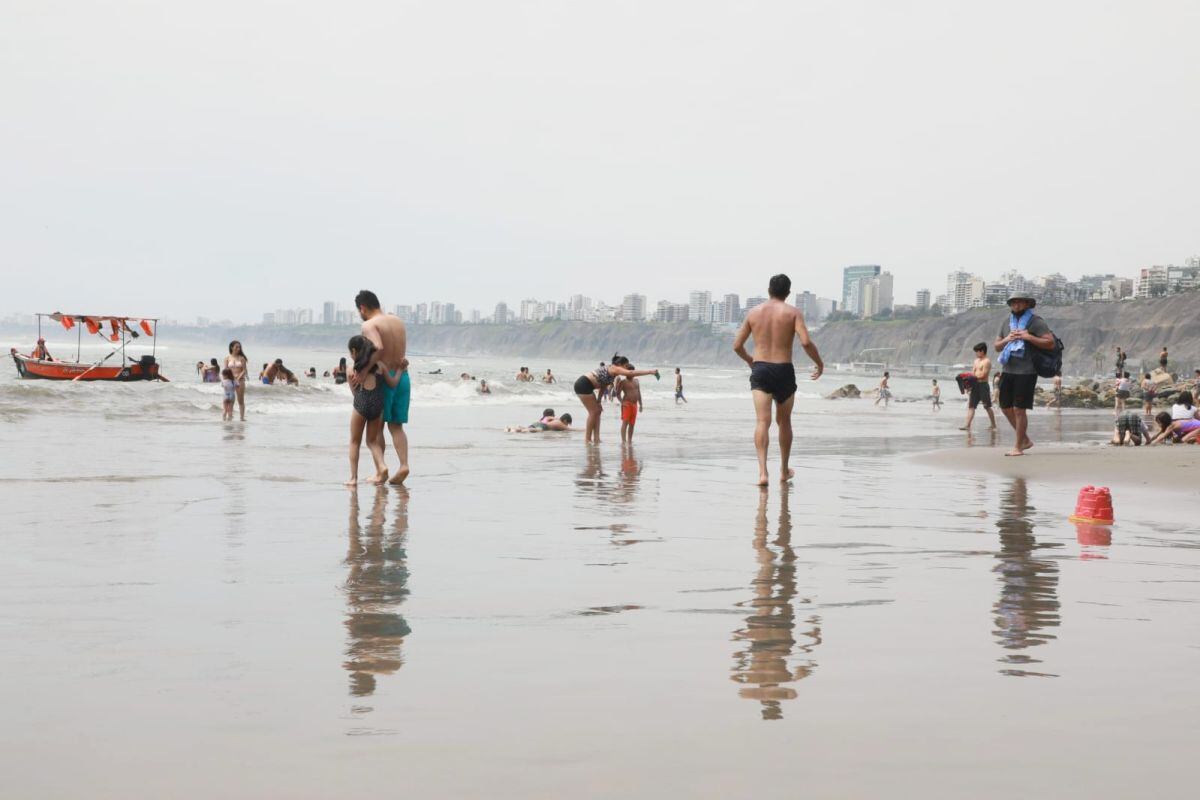 En la época de verano muchos acuden a las distintas playas de Lima. (Foto: GEC)