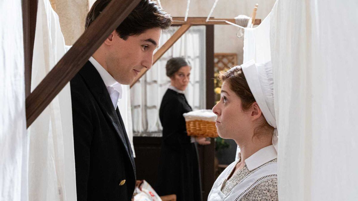 Salvador y María Fernández durante su noviazgo en "La Promesa" (Foto: RTVE)