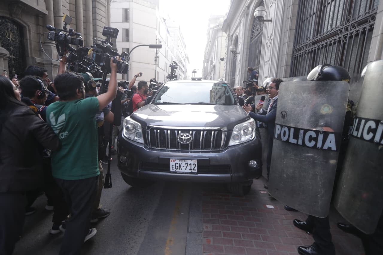 Piero Corvetto fue abordado por la prensa. (Fotos: Julio Reaño/@photo.gec)