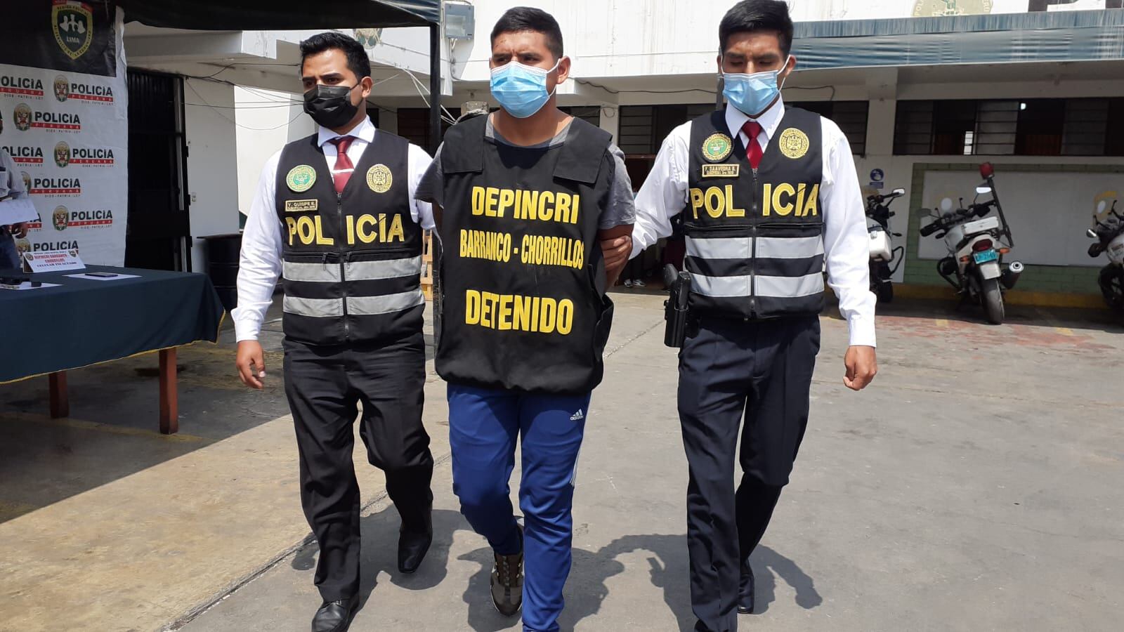 El peligroso Paolo César Durand Torres (20), ‘Paolo’, quien participó en el violento asalto a dos hermanos, a los que también golpeó, en un local en Villa El Salvador, para robarles más de seis mil soles, fue detenido. (foto: TROME)