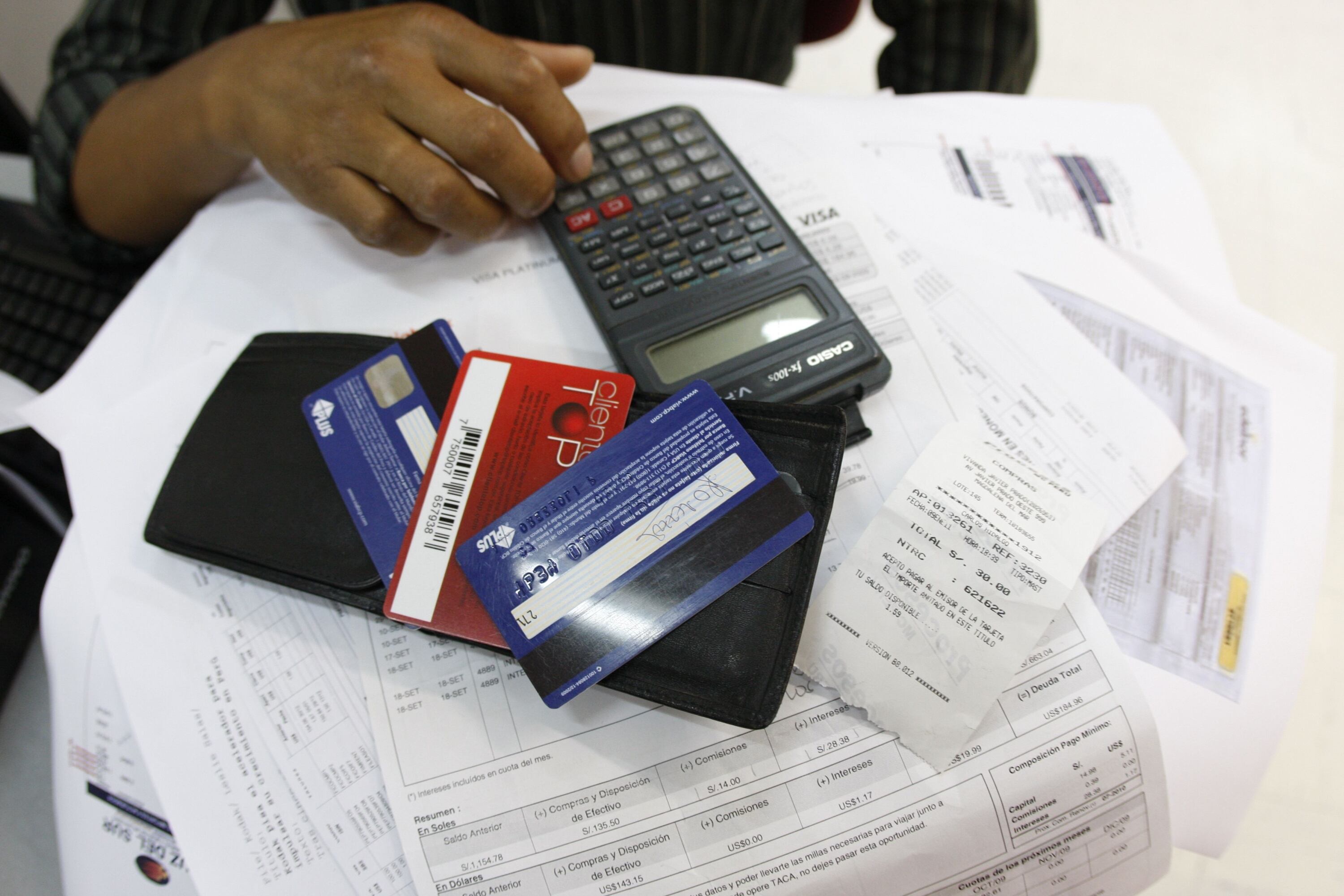 5. Uso responsable de la tarjeta. No es recomendable retirar dinero en efectivo de la tarjeta de crédito ya que esta decisión implica aceptar una tasa de interés más alta de la determinada para compras. (Foto: GEC)