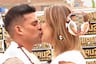 Christian Domínguez y Karla Tarazona se encomiendan a brujo antes de boda civil y hacen ritual