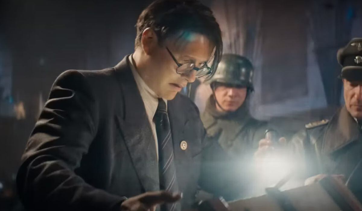 Mads Mikkelsen interpreta a Jürgen, un científico nazi que regresa para resarcir sus errores del pasado (Foto; Lucasfilm)