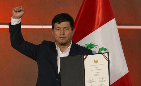 ¡Escándalo en nuevo Congreso! Diputado de Juntos por el Perú es detenido por presunta agresión a una muje...