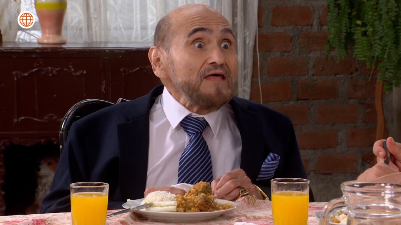 El personaje de Edgar Vivar almorzó con 'Los Gonzáles'.