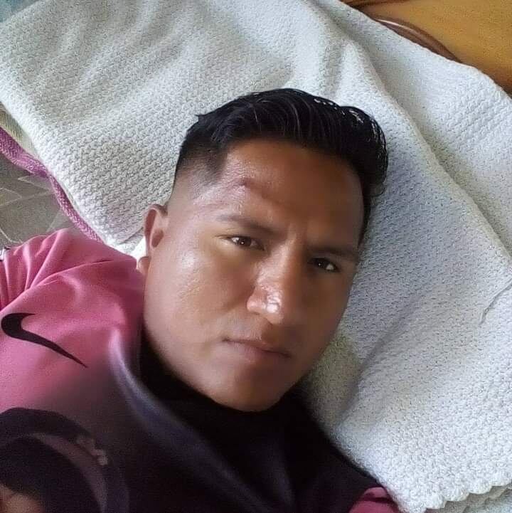 Delante de su esposa, dos hampones armados bajaron de un auto oscuro y encañonaron a un próspero panadero artesanal, a quien asesinaron de un balazo, para robarle la camioneta de su hermano.