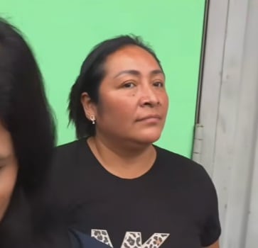 Esta es la mujer que le increpó a Naldy Saldaña. (Programa Q'Bochinche del canal de YouTube Q+ Network)