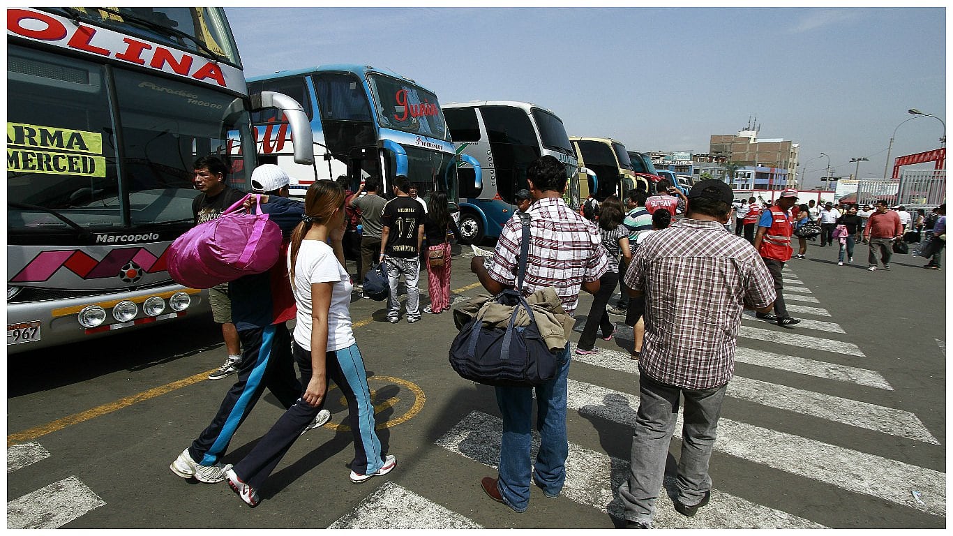 Precios de los pasajes subieron por temporada. (VIDEO)
