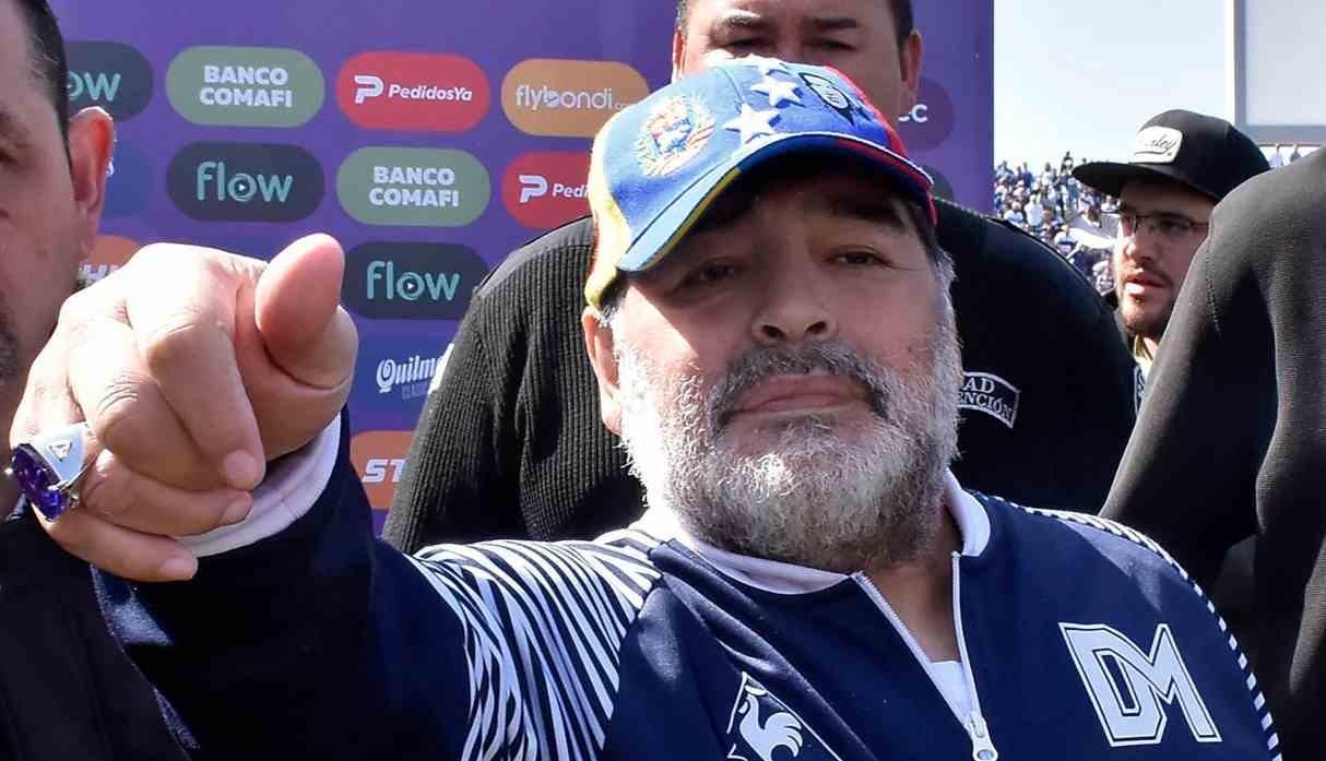Diego Maradona es entrenador de Gimnasia y Esgrima La Plata. (Foto: AFP)