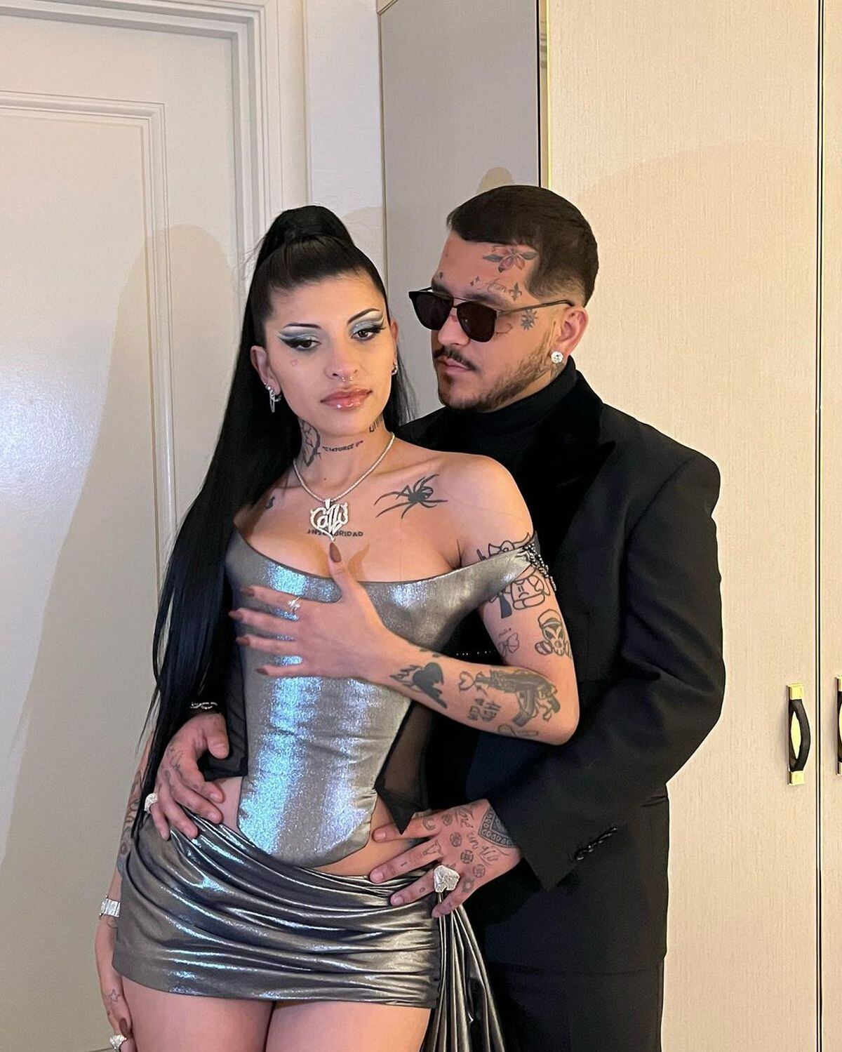 La pareja ya se muestra en redes sociales sin miramientos (Foto: Cazzu / Instagram)