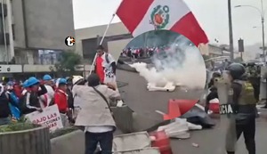 ¡Tensión en la avenida Abancay! Mineros informales se enfrentan con la Policía en protesta por el Reinfo