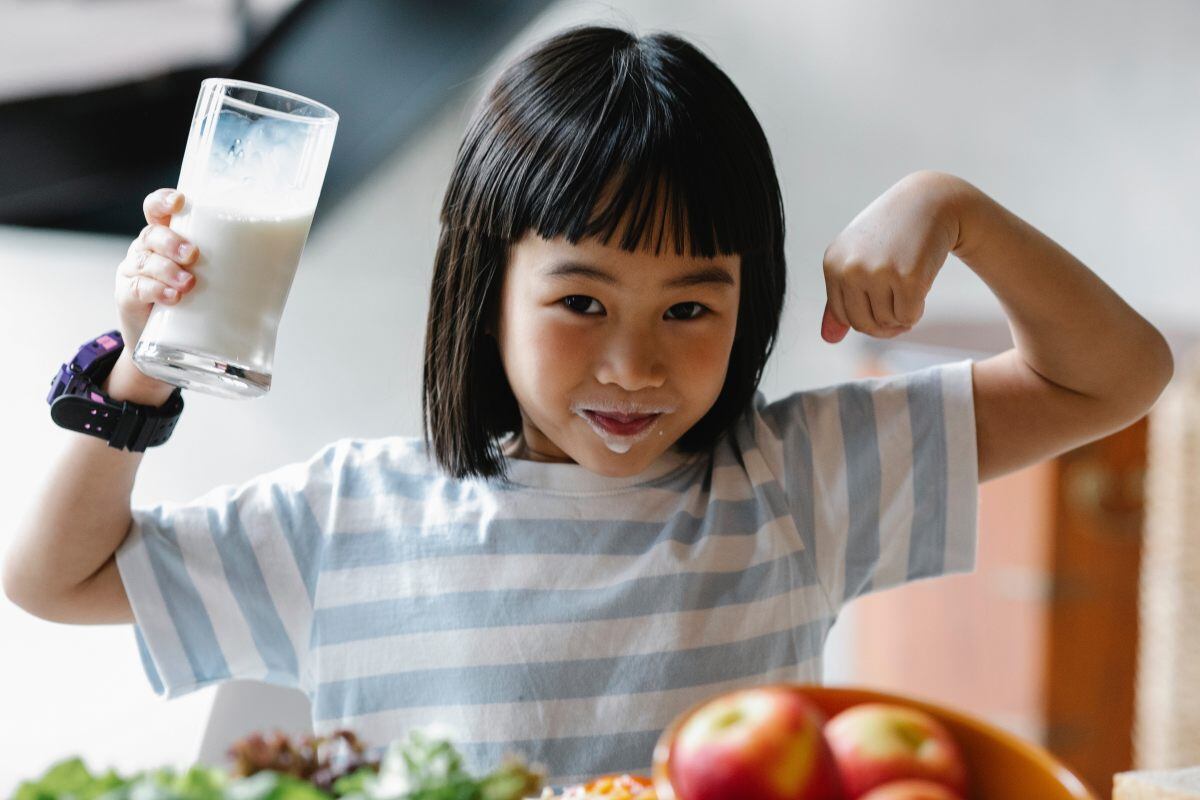 Las opciones deportivas, recreativas y sociales se han reducido en los niños, ganando el sedentarismo. La correcta alimentación es la clave. (Foto: Alex Green / Pexels)