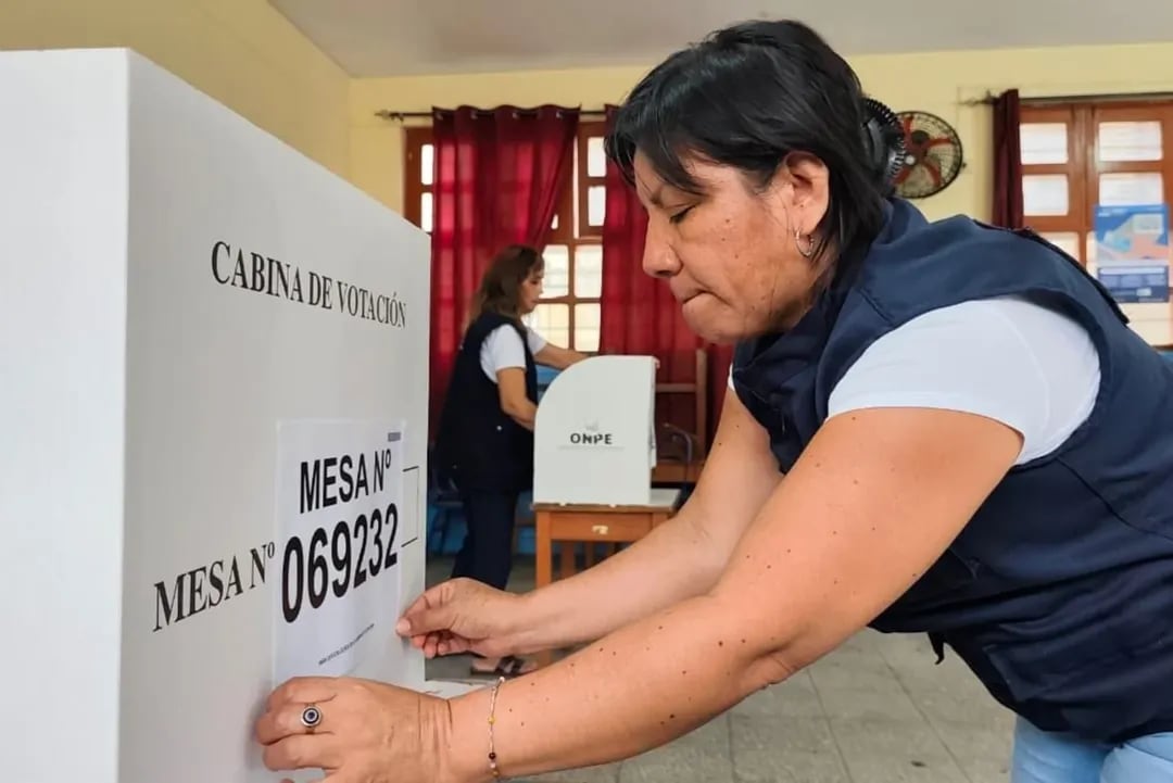 Todo el material electoral ya se encuentra en los centros de votación de Lima y Callao. (@onpe_oficial)