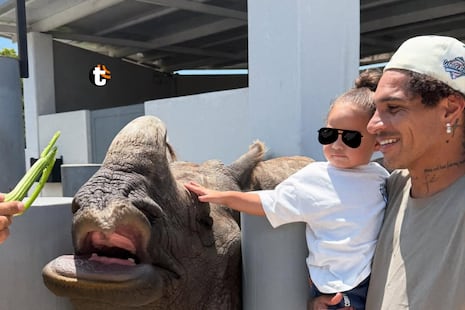 Paolo Guerrero y Ana Paula Consorte se lucen en paseo familiar en el Parque de Las Leyendas | VIDEO