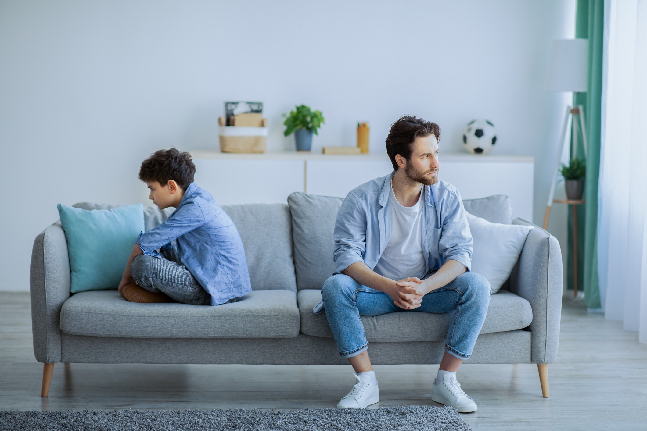 Con paciencia, cariño, comunicación y tiempo de calidad es posible recuperar la cercanía y la confianza, asegura una psicóloga. Foto: Istock.