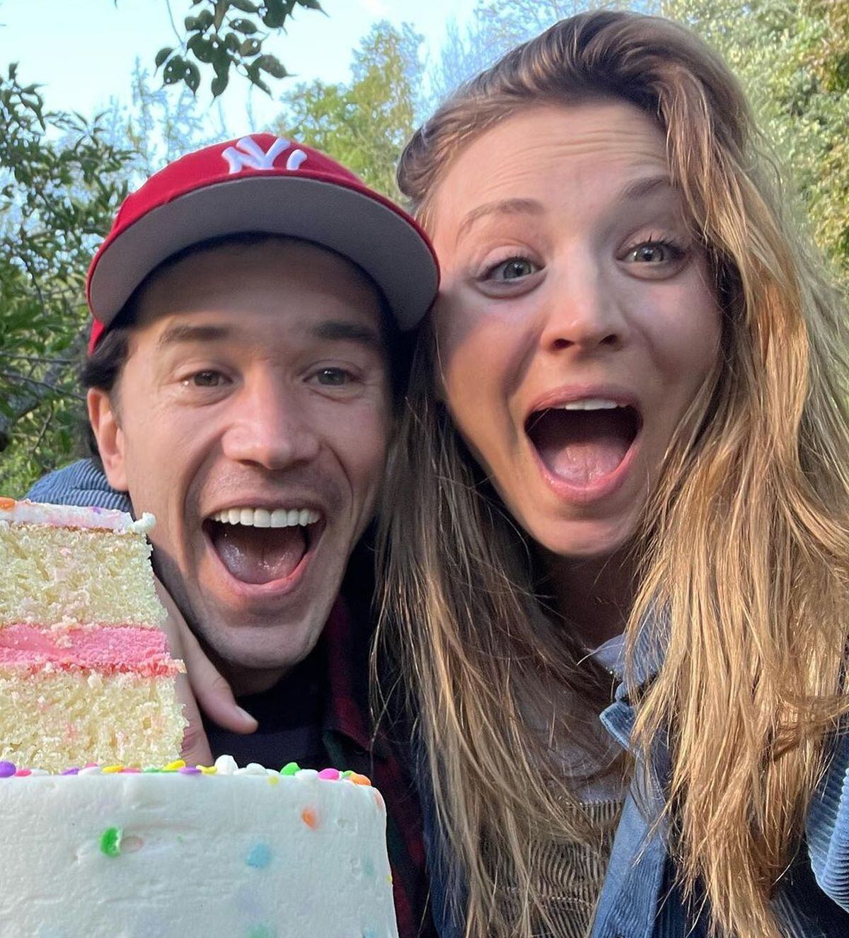 El 11 de octubre de 2022, Kaley Cuoco anunció que espera un bebé con Tom Pelphrey (Foto: Kaley Cuoco / Instagram)