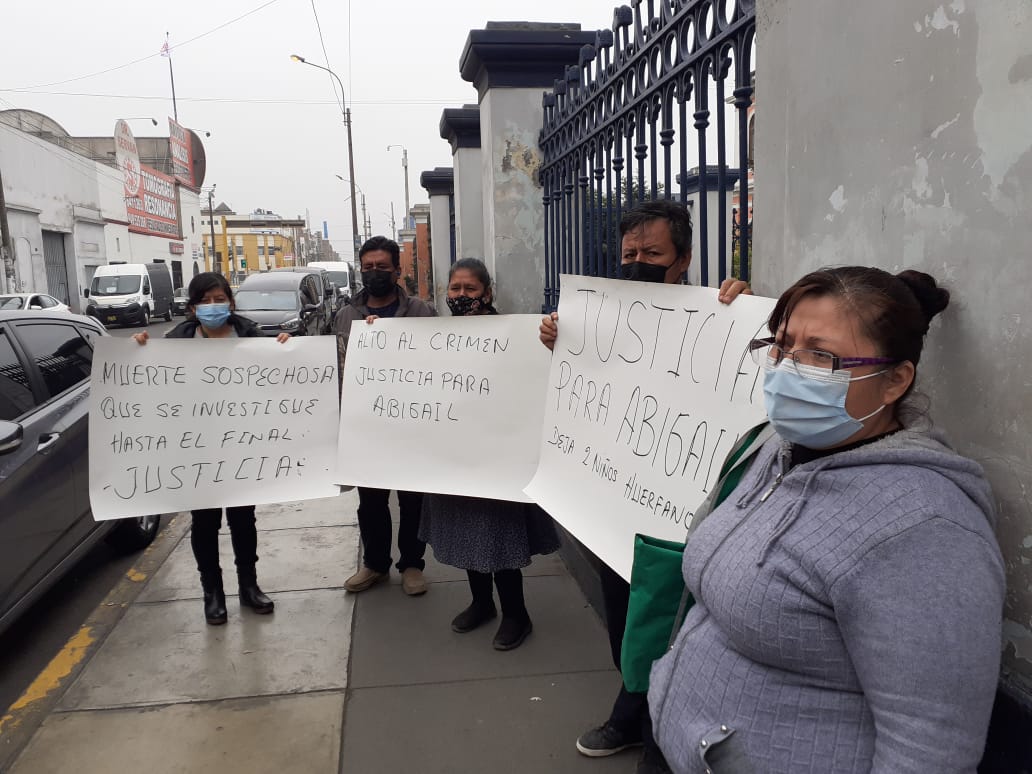 Madre de familia, de 20 años, fue hallada muerta y en circunstancias sospechosas en la camioneta de su pareja, un conocido abogado de 54 años, tras asistir a una fiesta de cumpleaños. (foto: TROME)