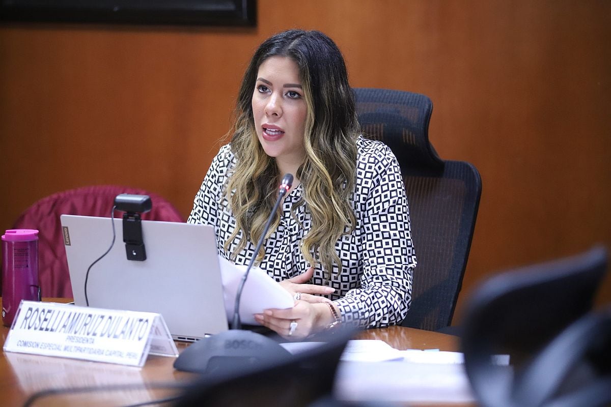 Roselli Amuruz solicitó respuestas al ministro. (Foto: Congreso)