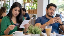 ¿Estás ayudando o manteniendo a tu pareja? Esto dice un experto