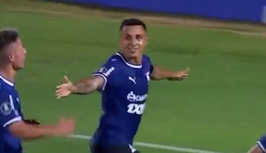 Con toda confianza: Yoshimar Yotún marcó de penal en el Sporting Cristal vs. 2 de Mayo | VIDEO