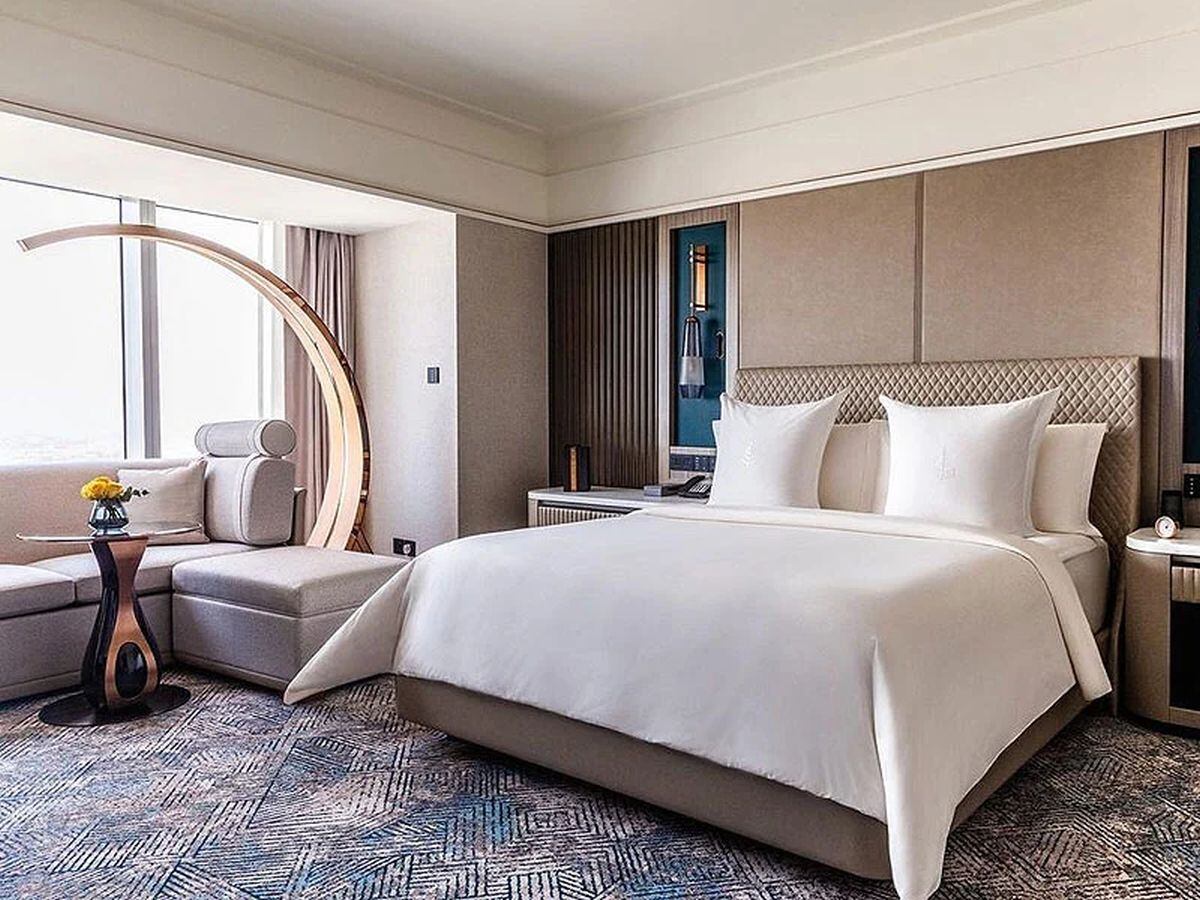 Uno de los dormitorios (Foto: web de Four Seasons Hotel Riyadh at Kingdom Centre)