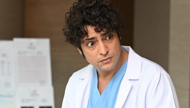 "Doctor milagro" está protagonizada por Taner Ölmez en la piel de Ali Vefa (Foto: @mfyapimtv)