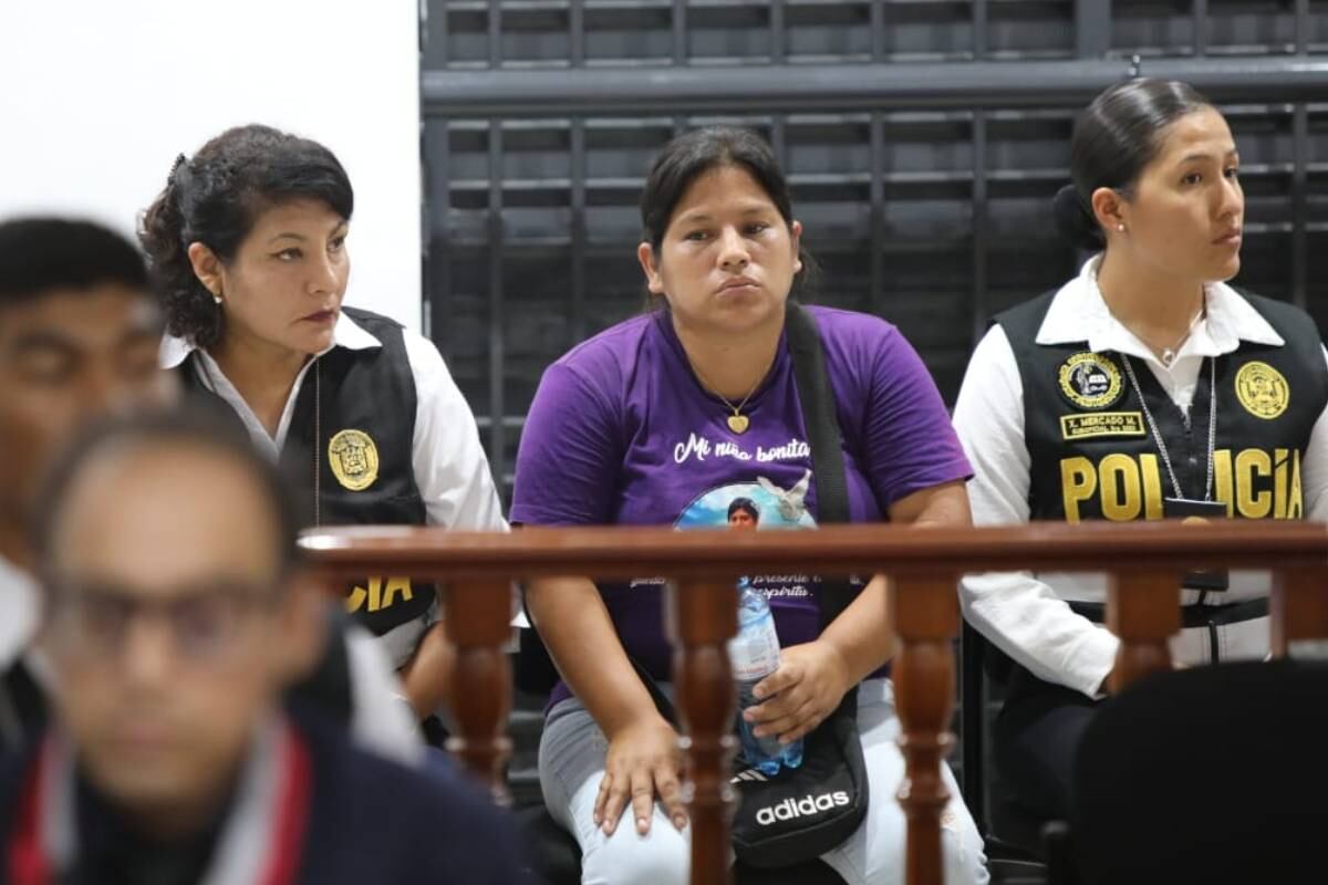 Madre de Katherine Gómez en audiencia de control de identidad al feminicida Sergio Tarache. Foto: Poder Judicial