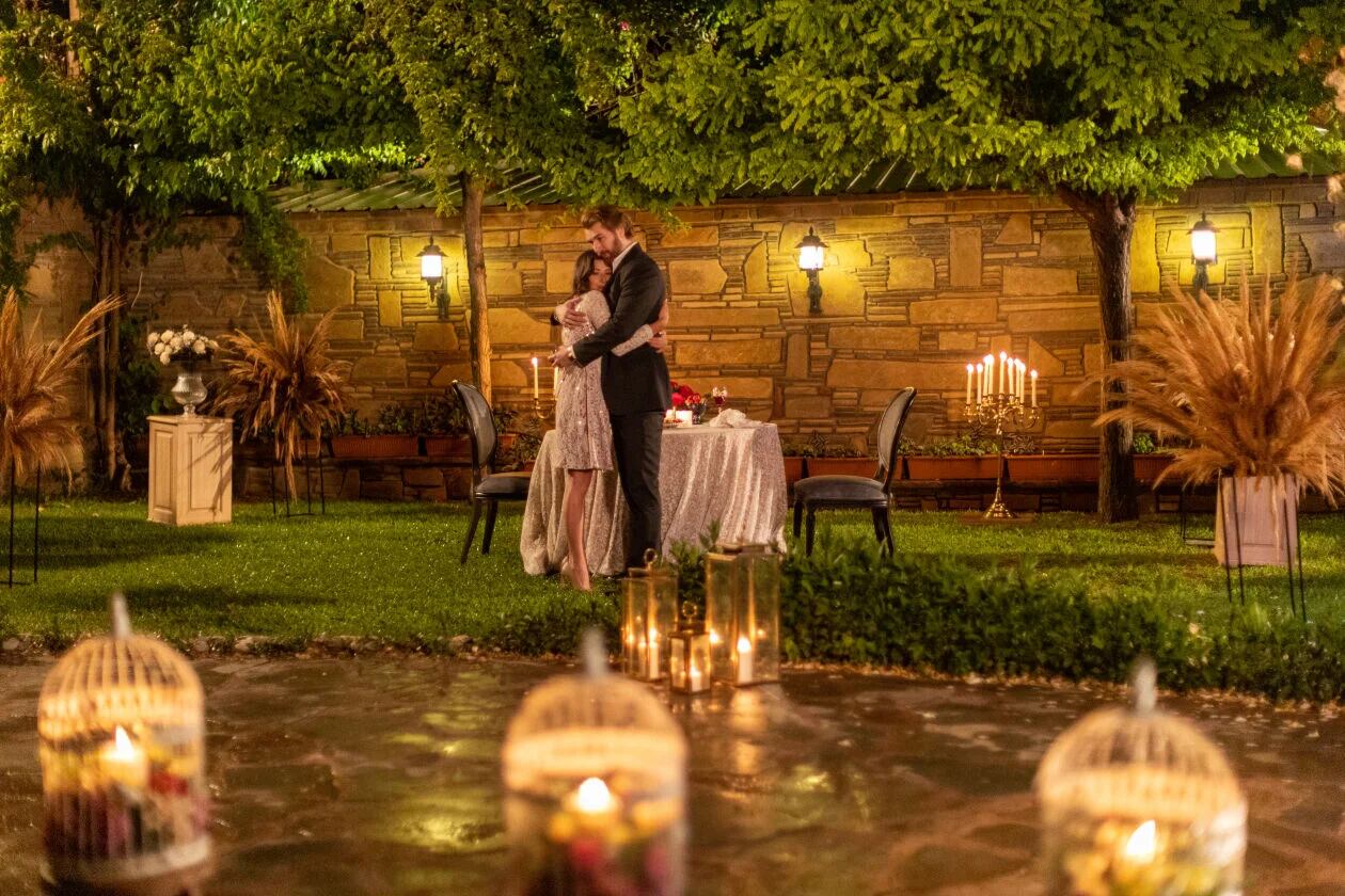 Fikret y Zeynep más cerca que nunca en la telenovela turca "Tierra amarga" (Foto: Tims & B Productions)