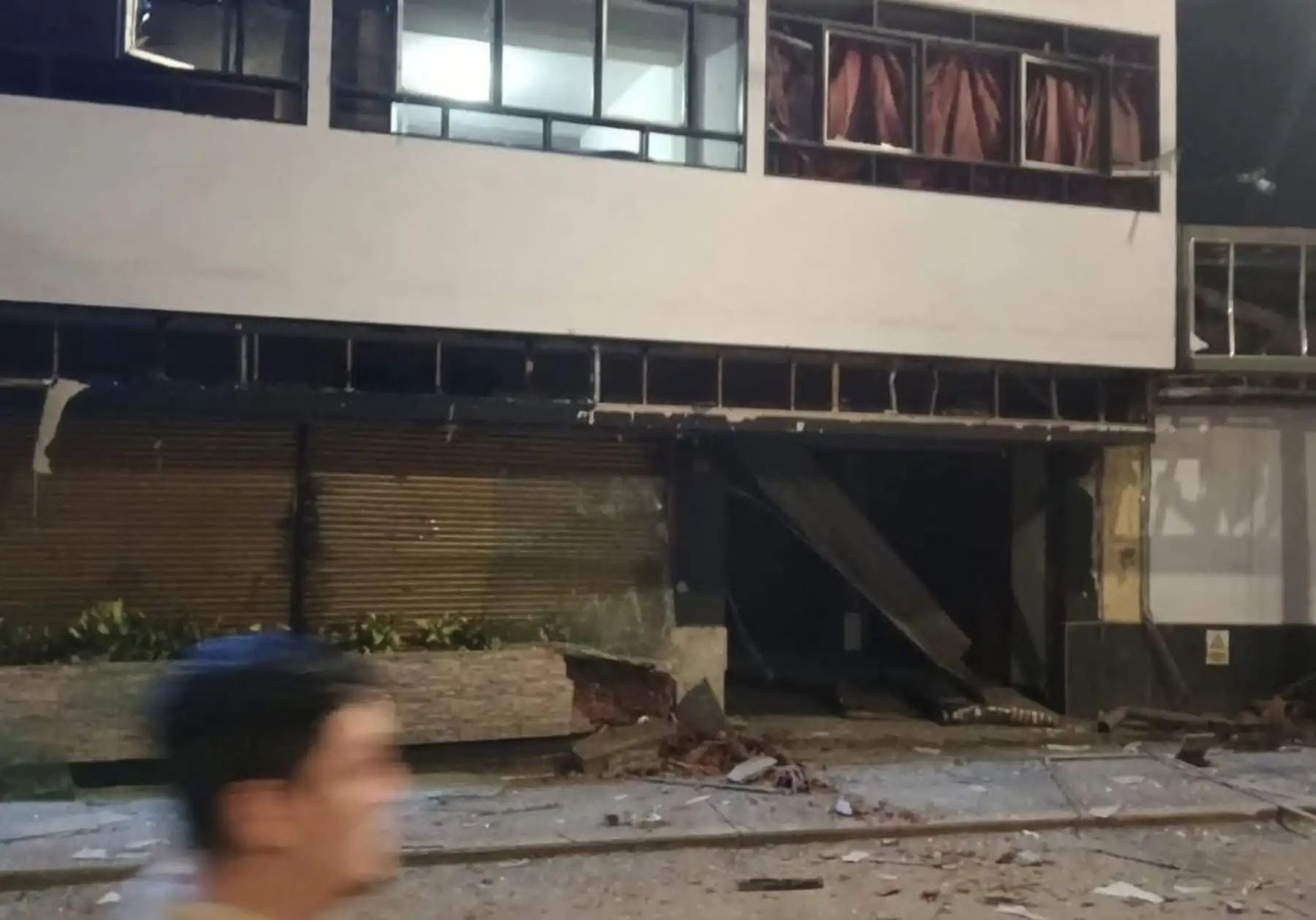Nuevo atentado en Trujillo dejó al menos 25 viviendas dañadas. Foto: Andina