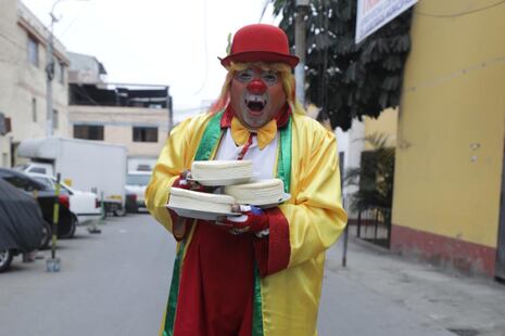 De los escenarios de Nubeluz a la venta de quesos en Lima: La historia del payaso ‘Calambrito’