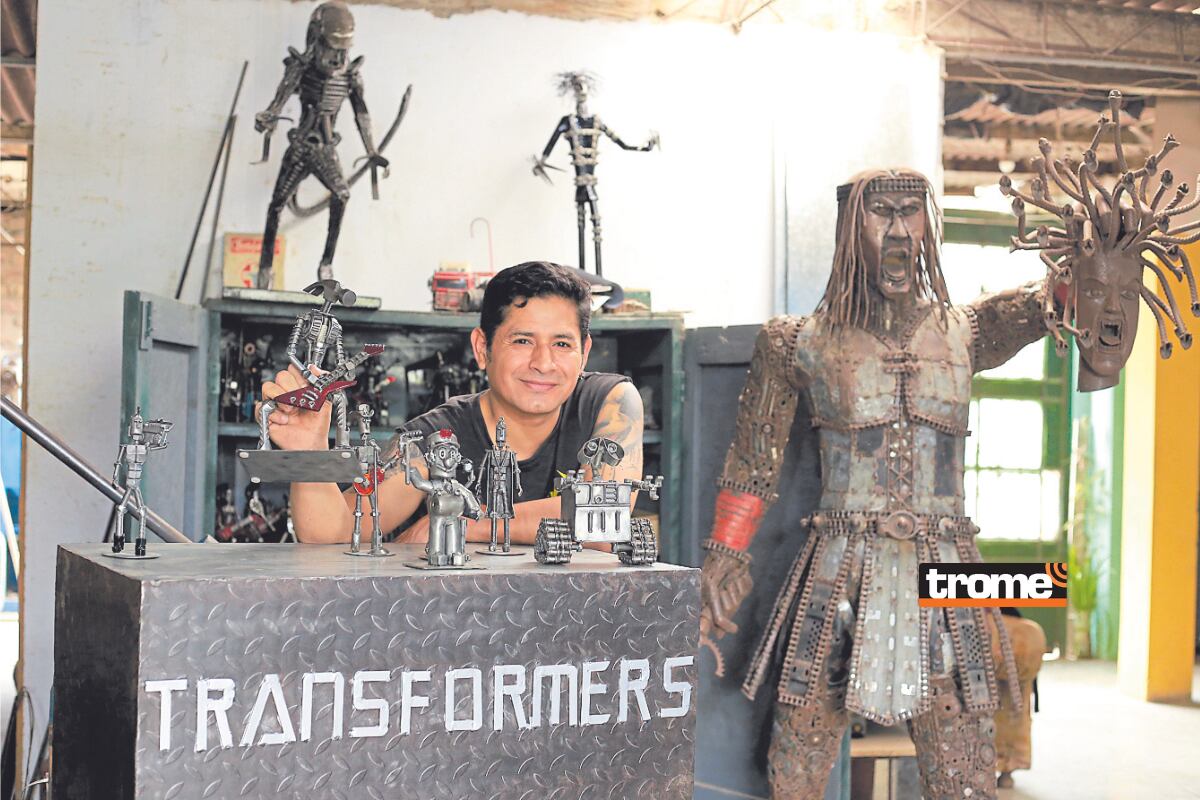 Artista Miguel Mejía con sus creaciones. Foto: Jessica Vicente