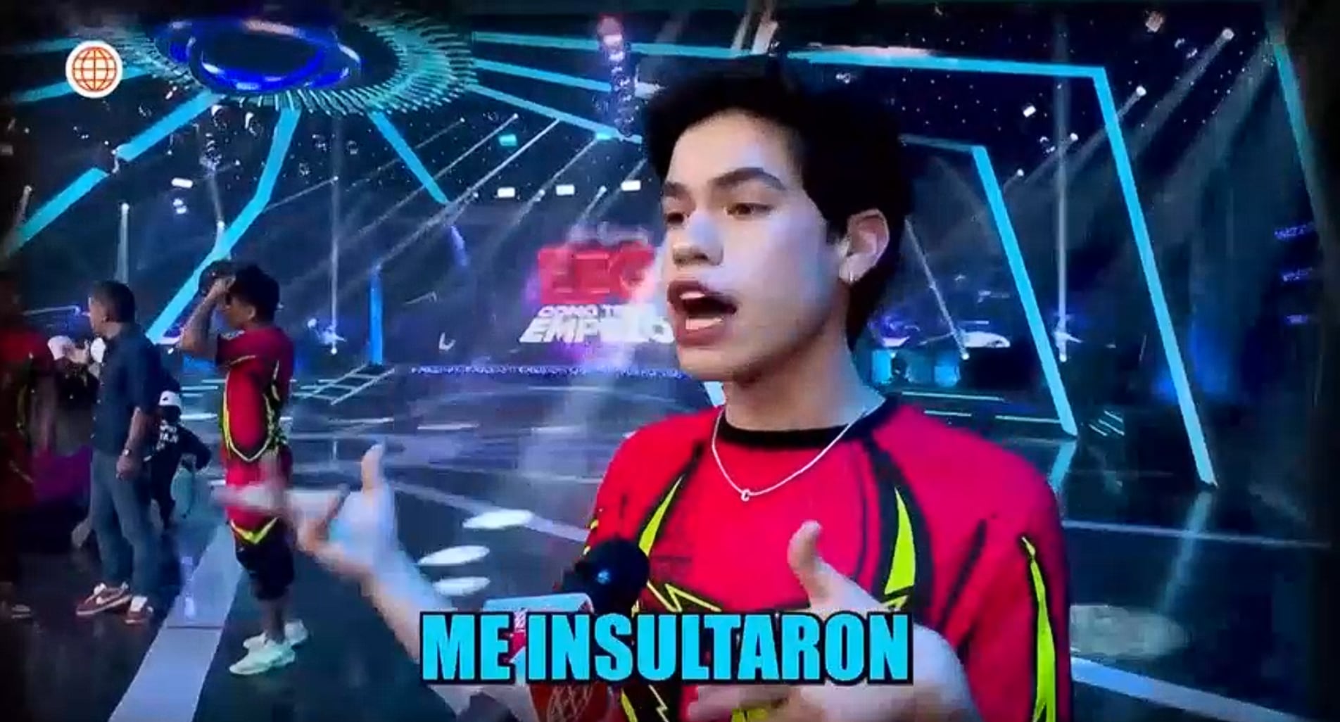 Tiktoker revela que fue discriminado en un restaurante. (Foto: América TV)