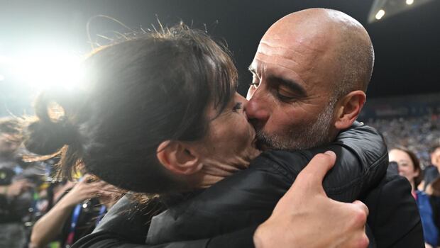 Pep Guardiola y Cristina Serra en la final de la Champions League Final 2023 (Foto: Gtres)