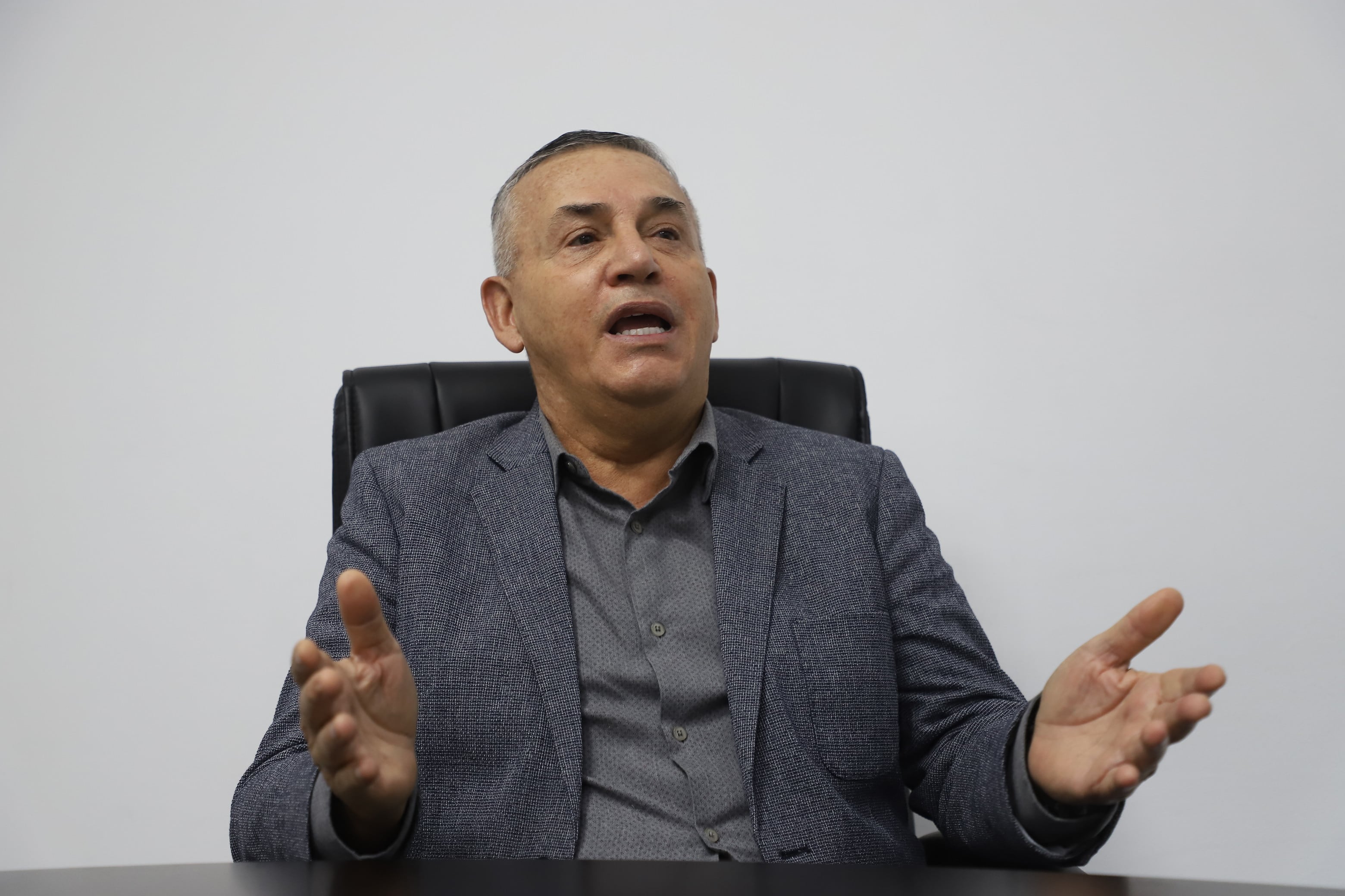 Excongresista Daniel Urresti pide propuestas claras al Poder Ejecutivo.