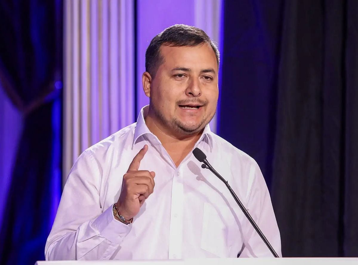 César Guarniz, excandidato a diputado de País Para Todos, justificó su apoyo a Juntos por el Perú y Roberto Sánchez. Sin embargo, Juan Sheput lo calificó como un 'topo castillista'. (Foto: Andina)