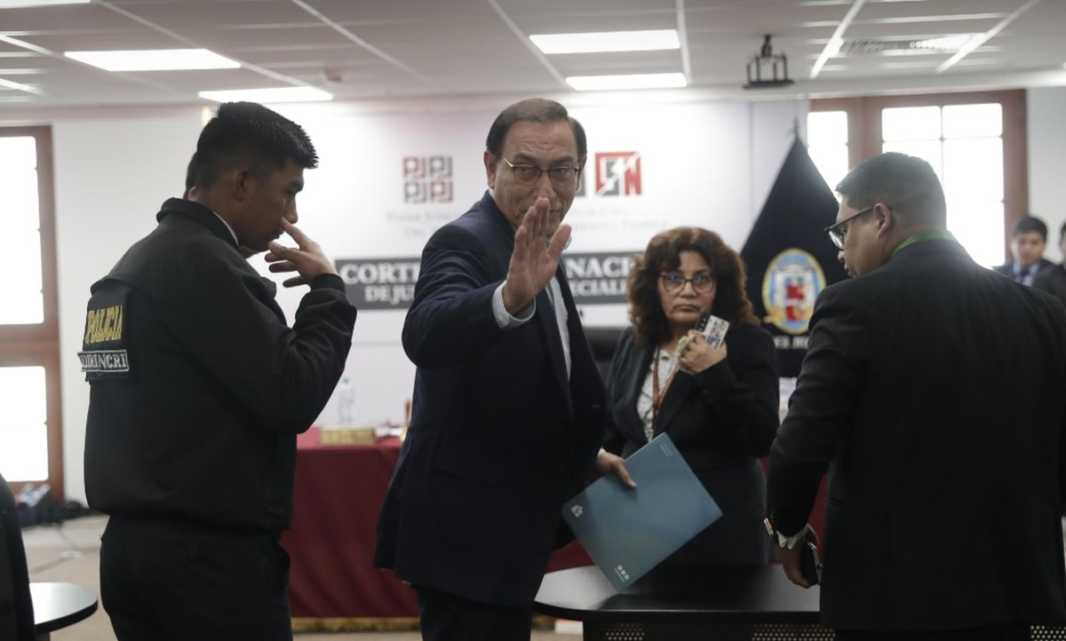 El Poder Judicial ordenó que el expresidente Martín Vizcarra cumpla cinco meses de prisión preventiva por el presunto delito de cohecho pasivo propio | Foto: Hugo Pérez / @photo.gec