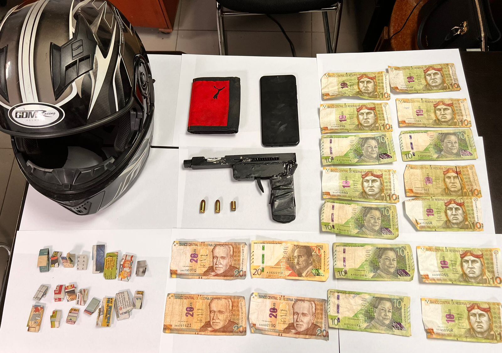 Todo lo que la Policía incautó al sujeto.