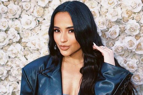 El guardaespaldas de Becky G que sorprende por su manera de cuidarla