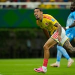¡Defensa Con GOL! Daniel Muñoz pone adelante a Colombia 1-0 sobre RD Congo | VIDEO