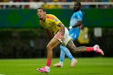 ¡Defensa Con GOL! Daniel Muñoz pone adelante a Colombia 1-0 sobre RD Congo | VIDEO